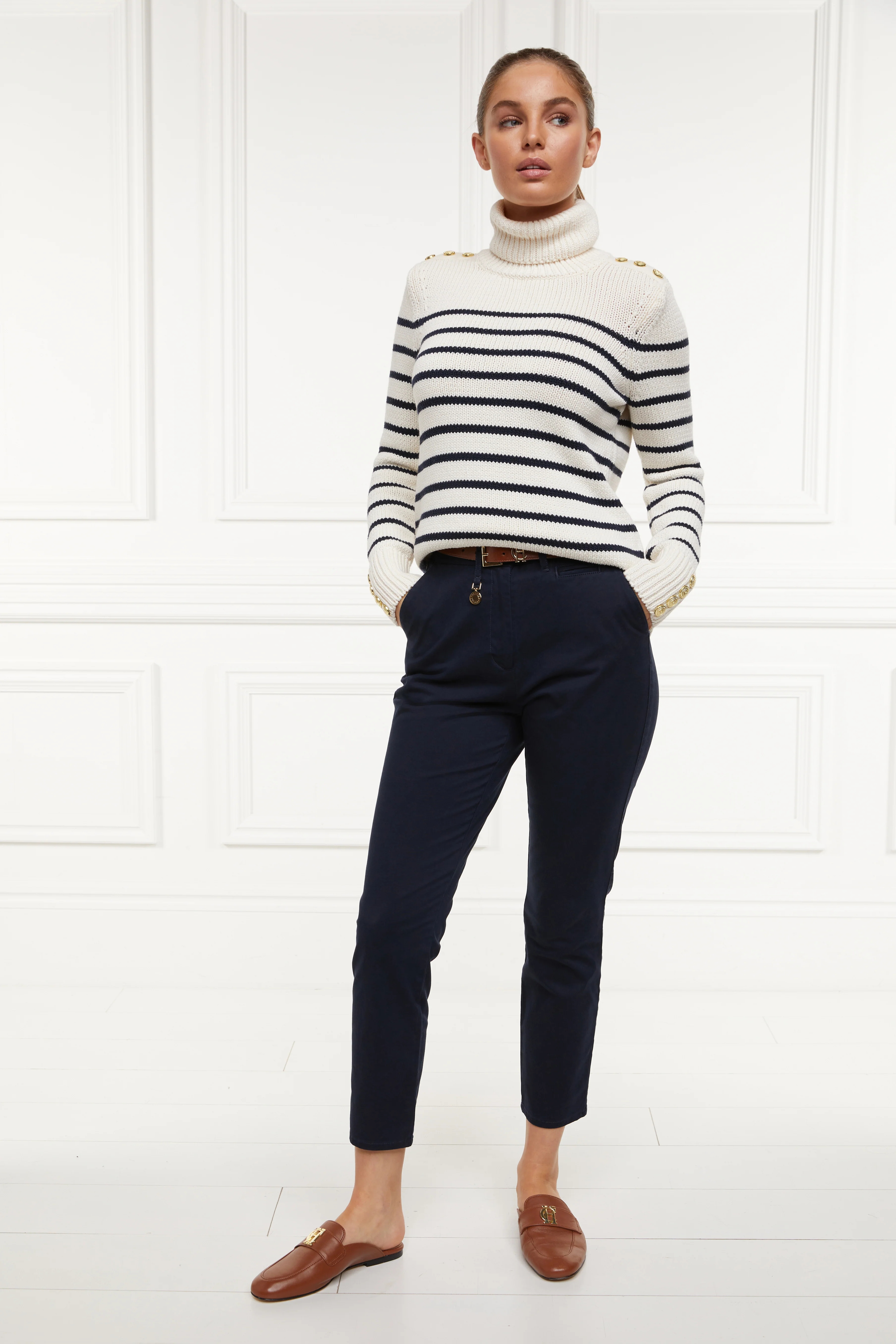 Arnesby Chino (Ink Navy) - Image 5