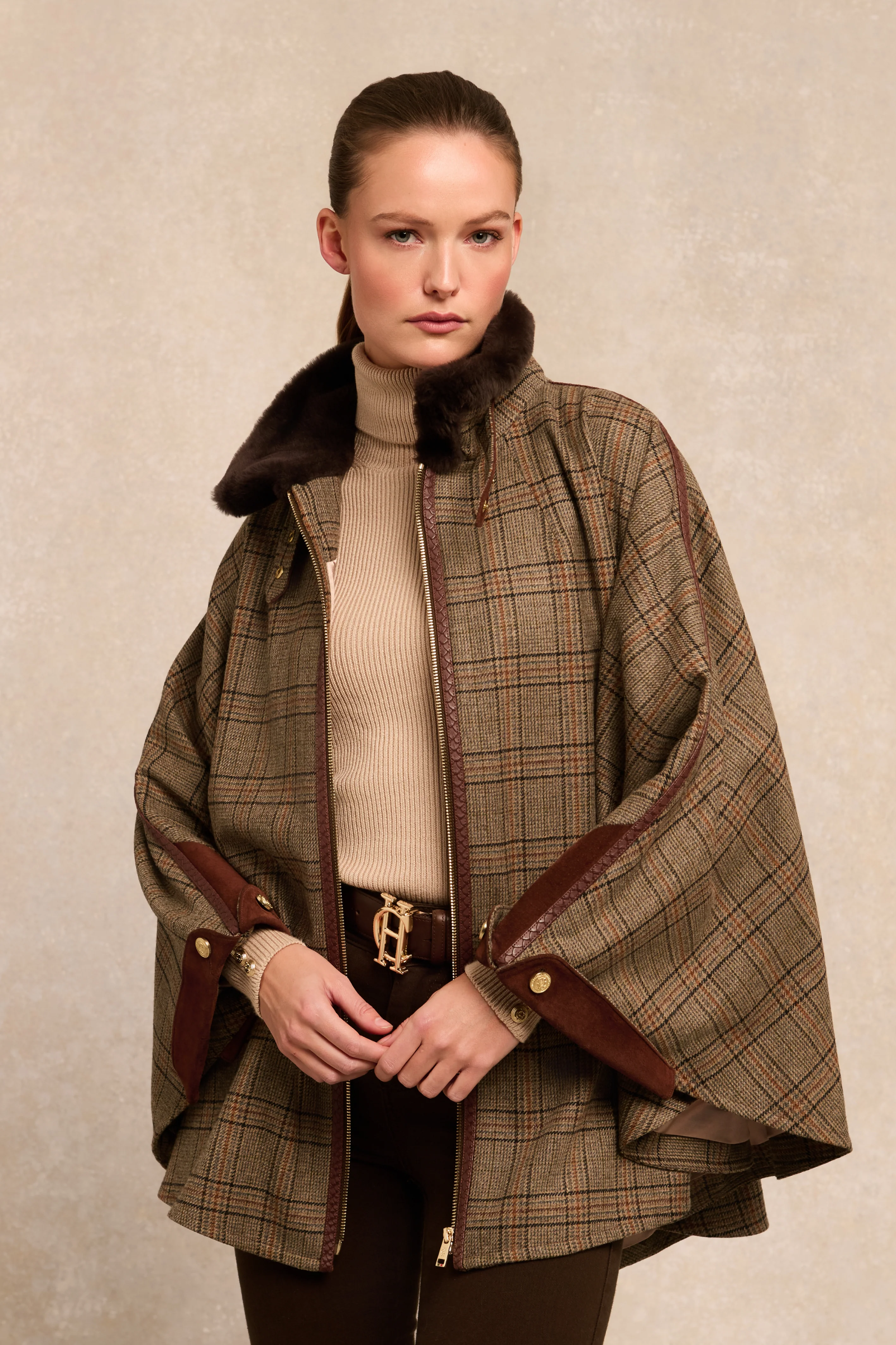 Chiltern Cape (Bourbon Tweed) - Image 6