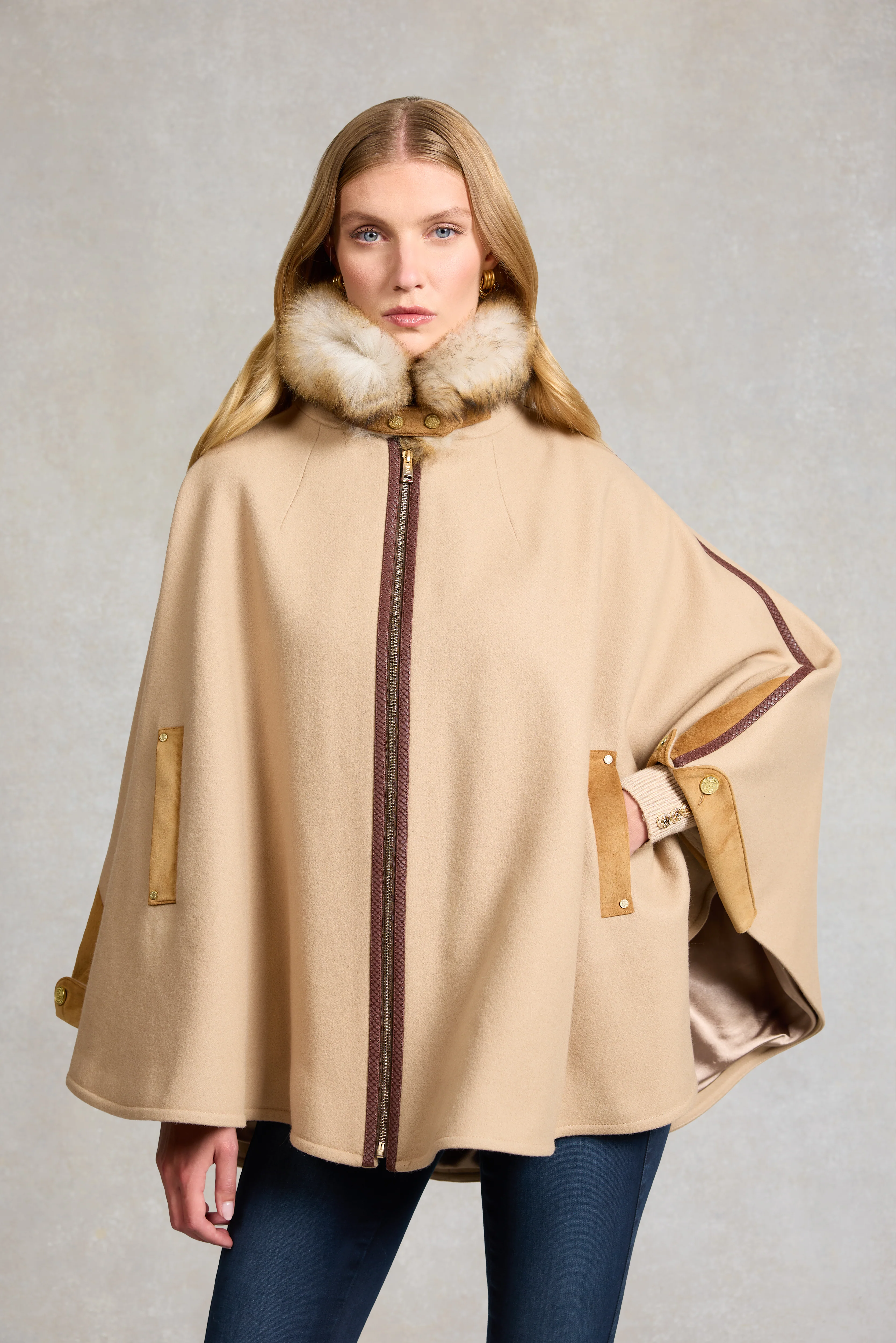 Chiltern Cape (Camel)