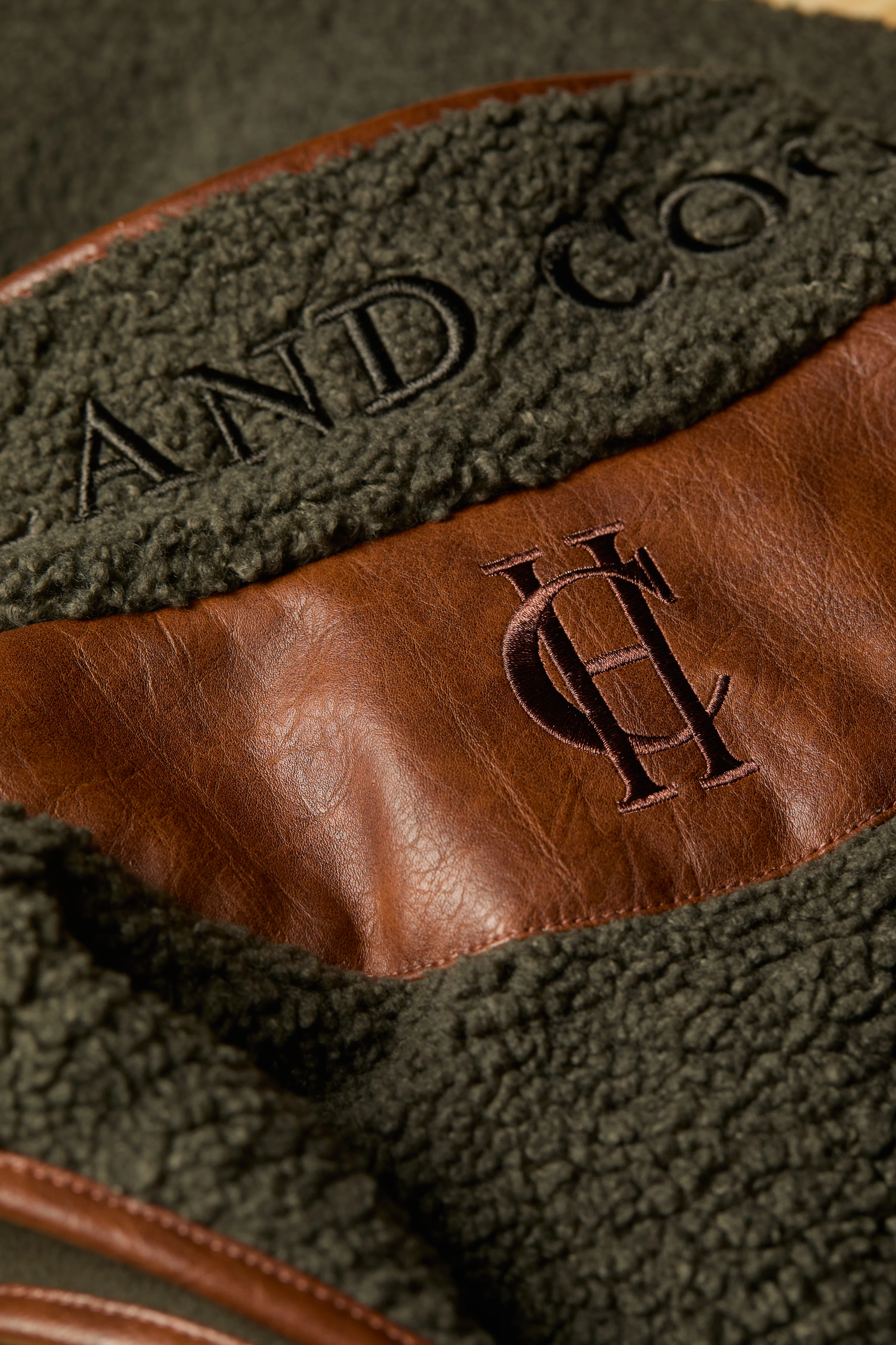 Country Fleece Gilet (Khaki Borg) - Image 9