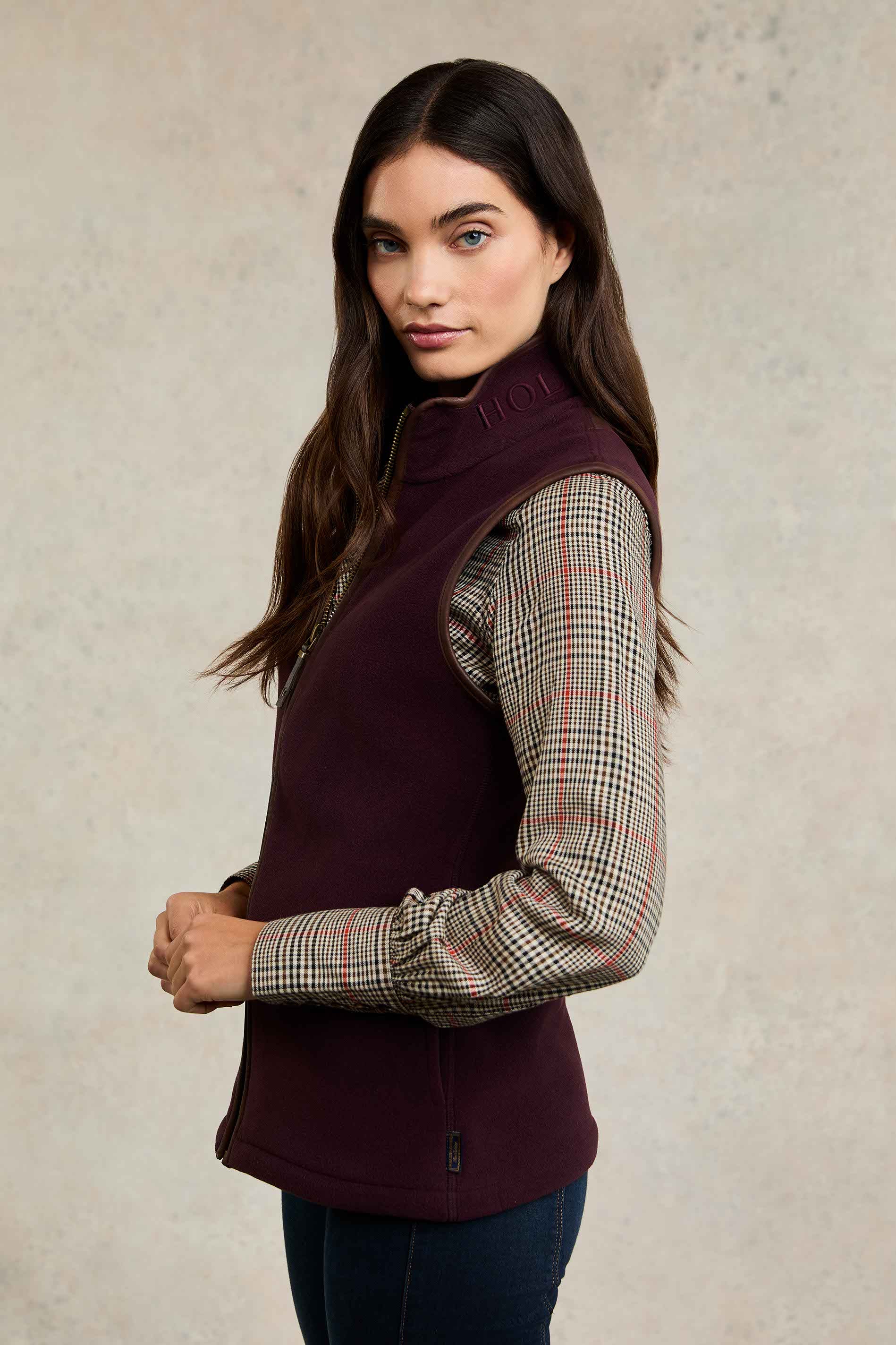 Country Fleece Gilet (Mulberry) - Image 8