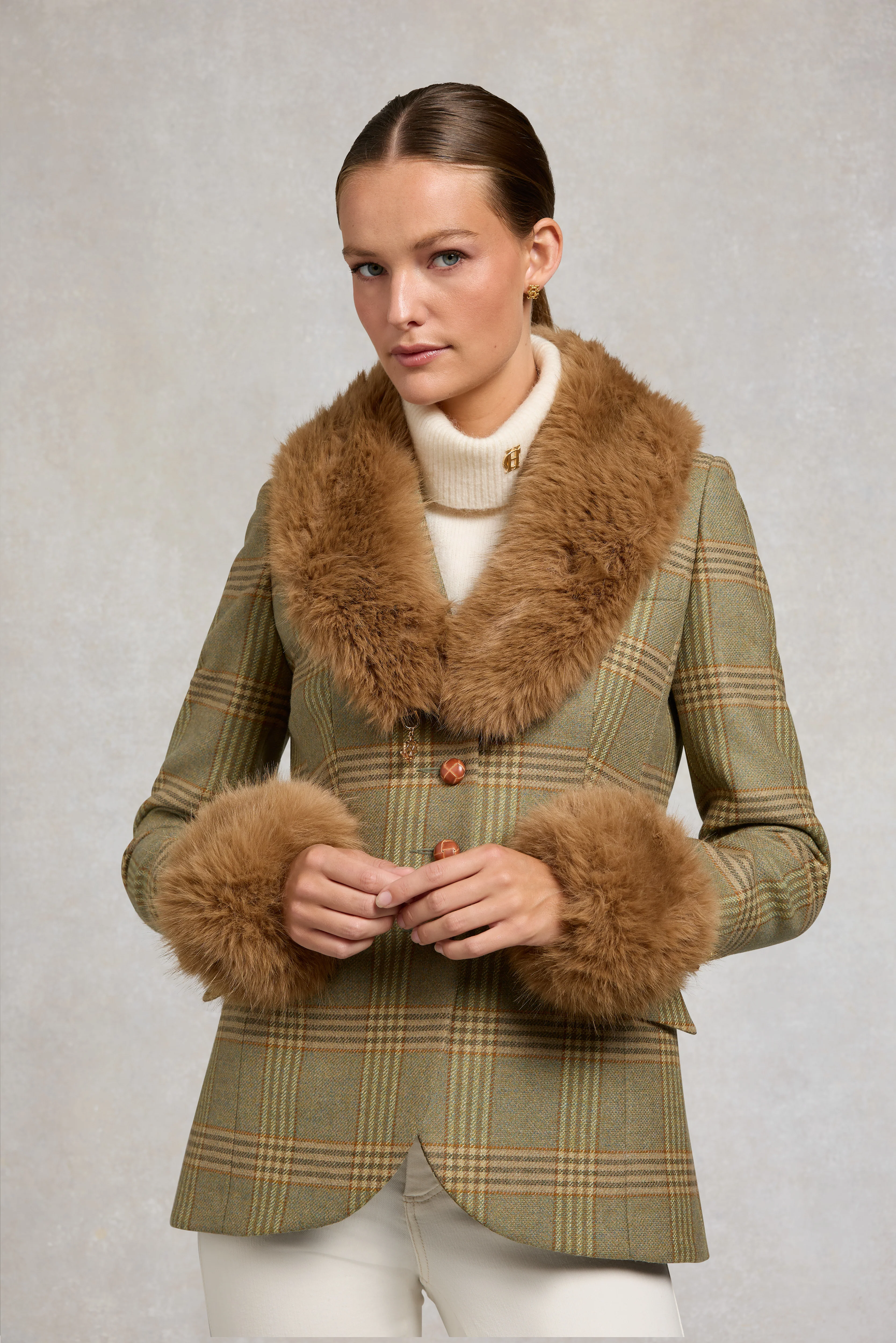 Faux Fur Cuff (Caramel) - Image 4