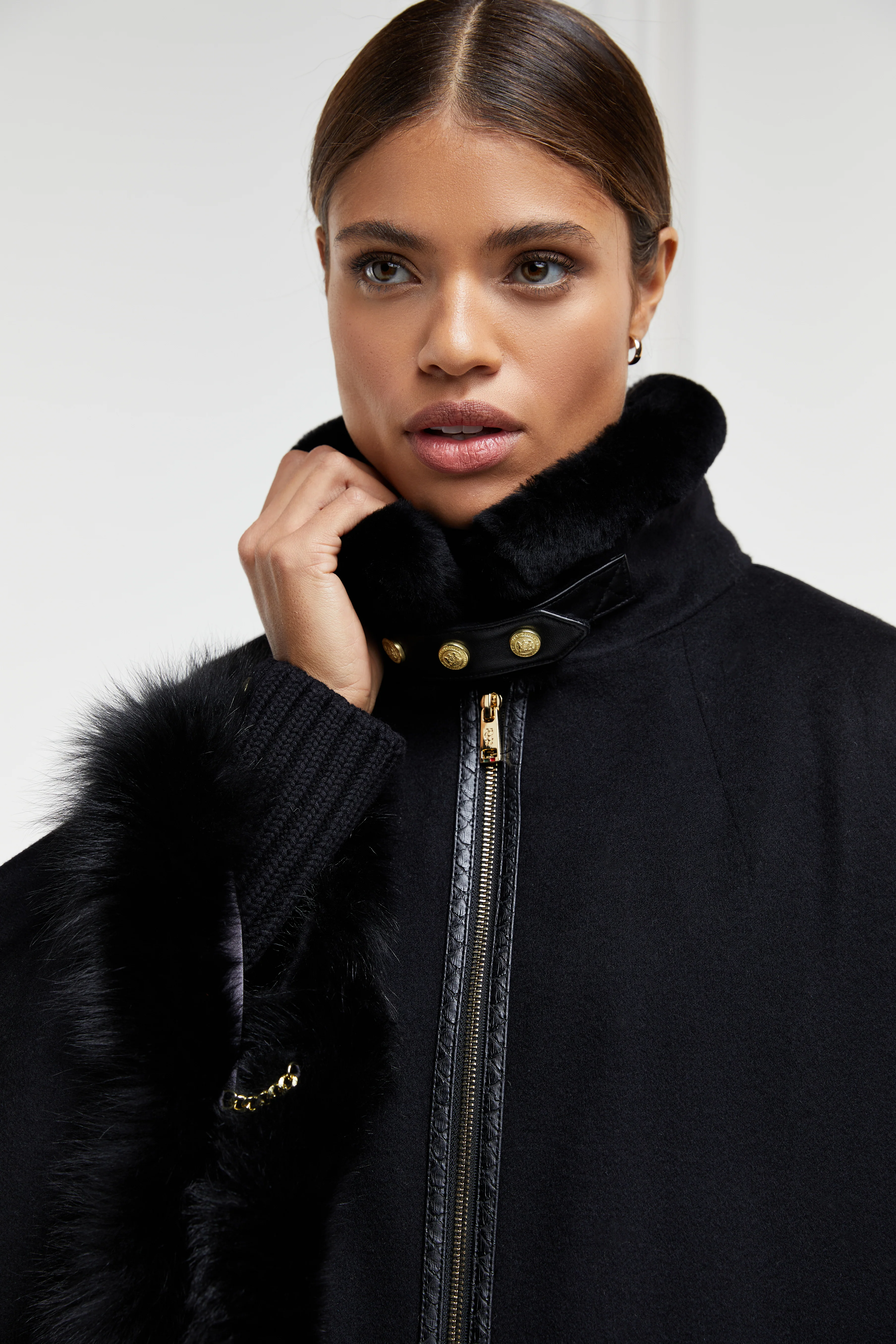 Gold Label Chiltern Cape (Soft Black) - Image 10