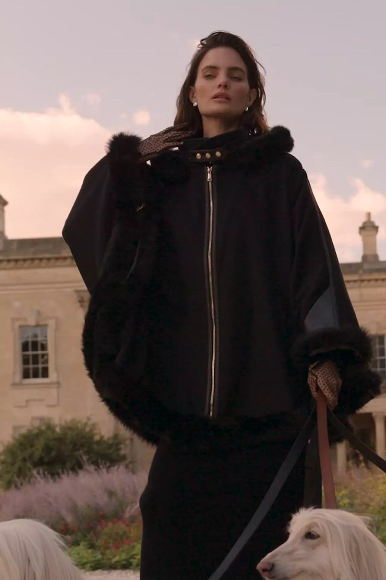 Gold Label Chiltern Cape (Soft Black) - Image 5