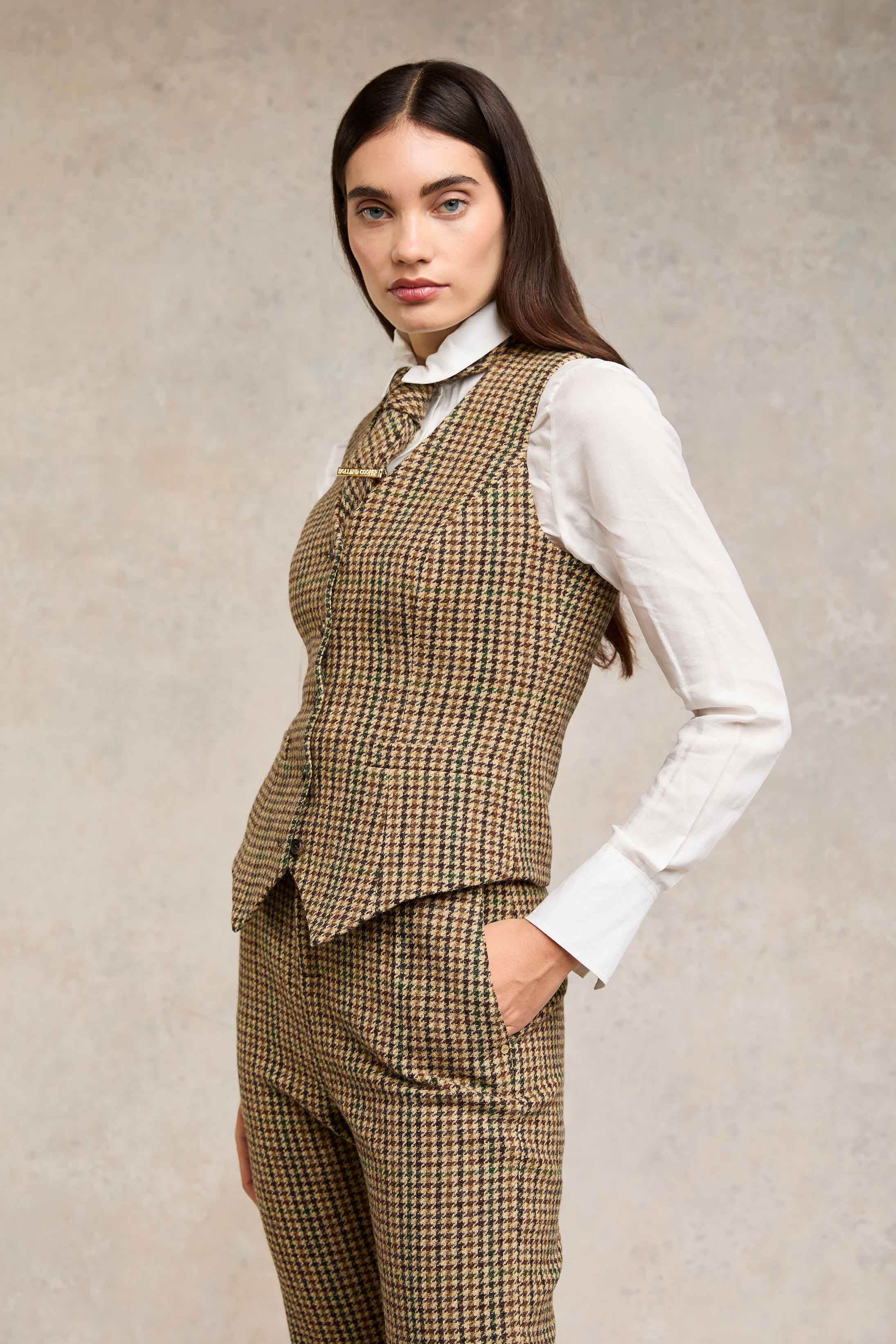Hampton Waistcoat (Hailes Green Tweed) - Image 3