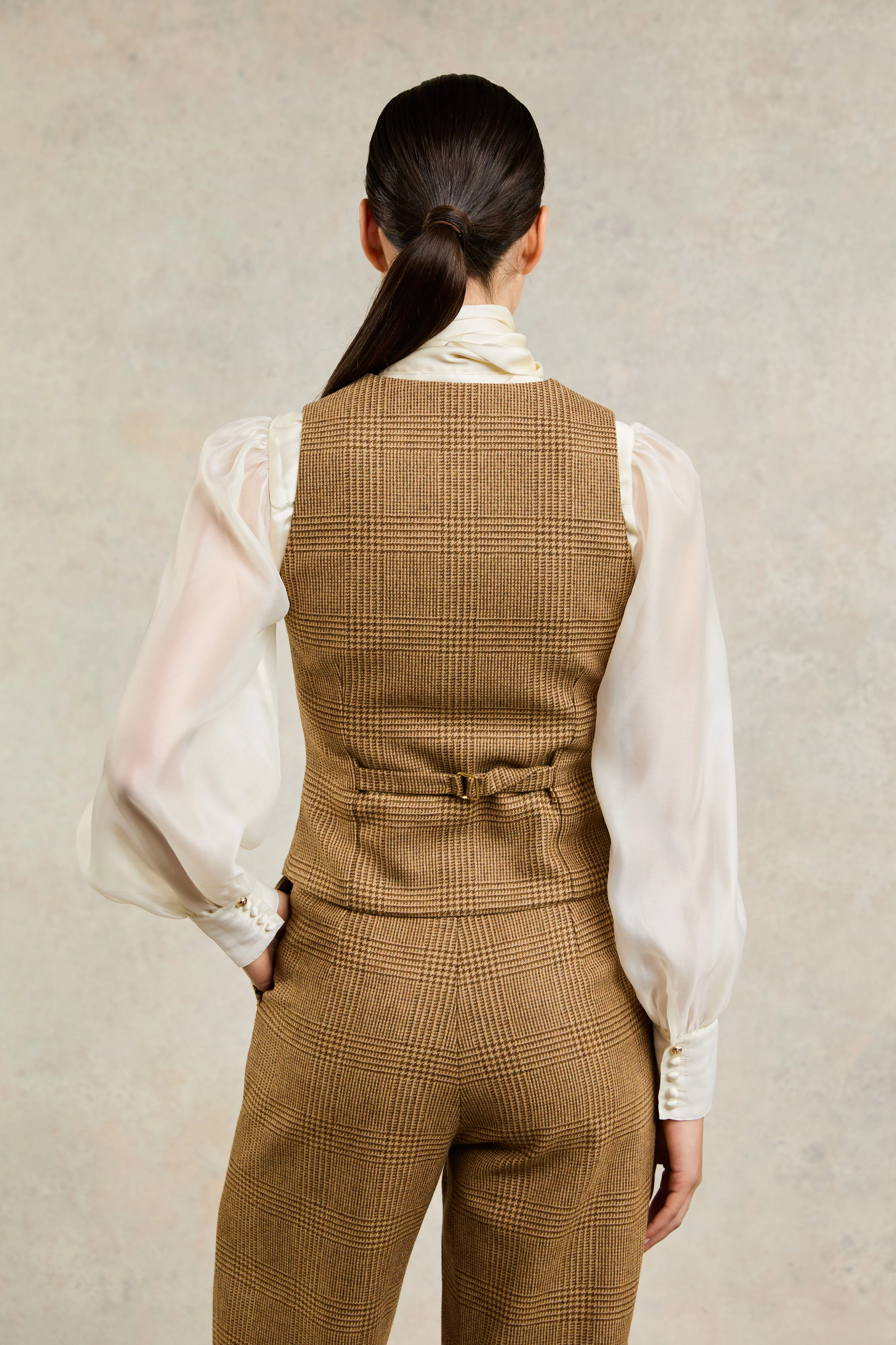 Hampton Waistcoat (Tawny) - Image 4