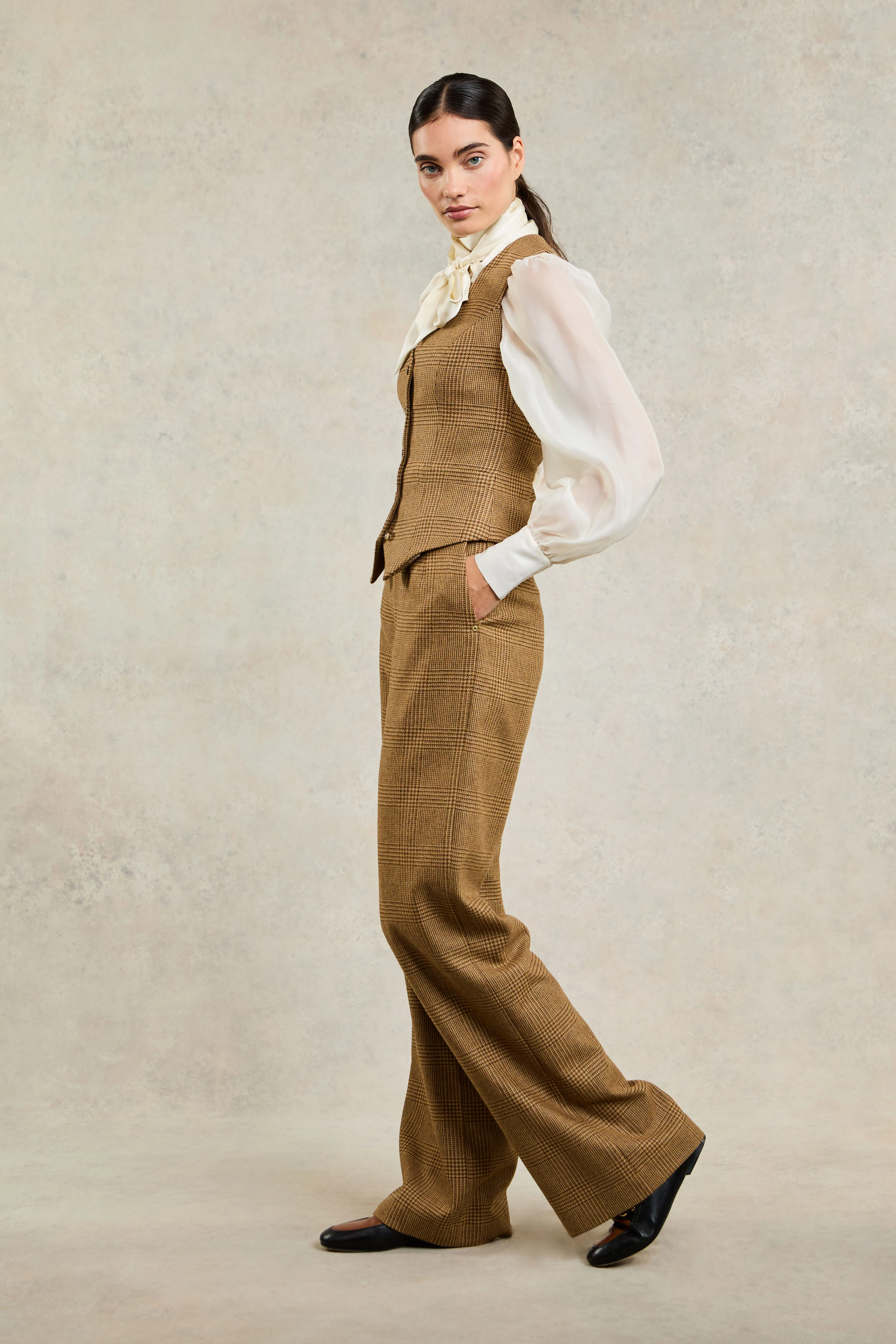 Hampton Waistcoat (Tawny) - Image 8