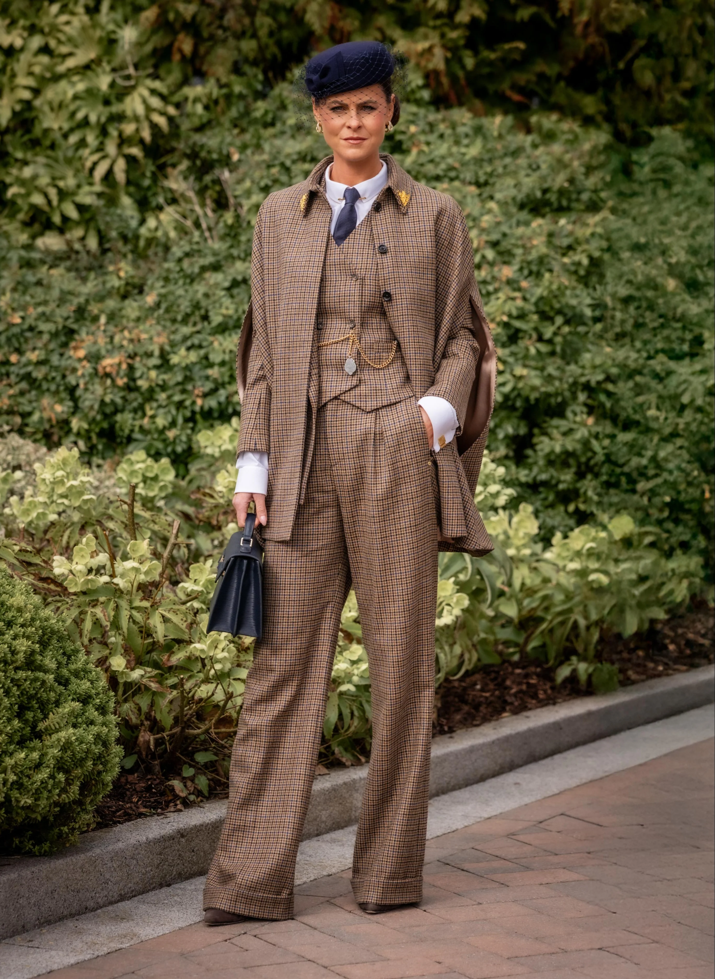 Knightsbridge Cape (Abbot Check Tweed) - Image 2