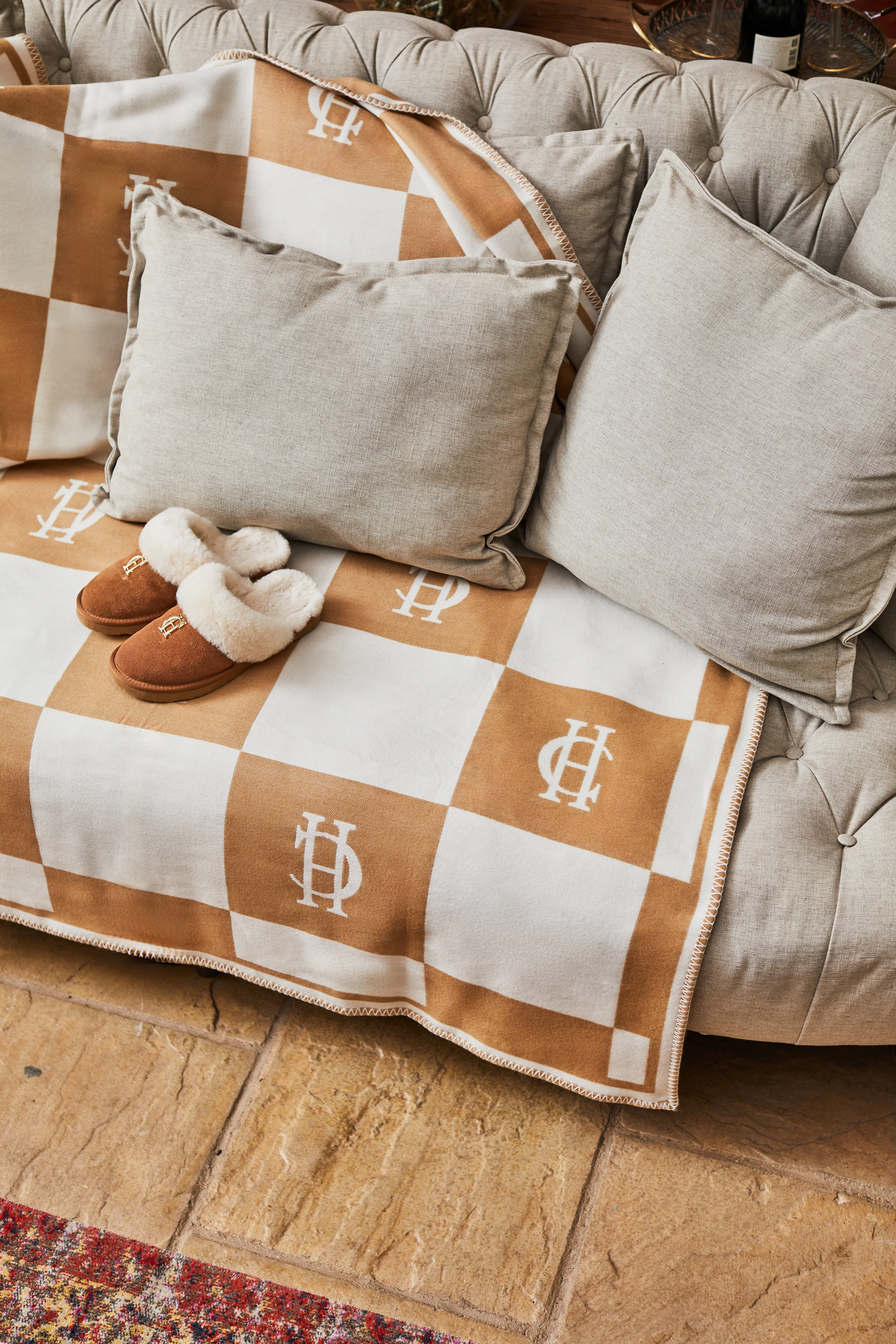 Luxury Blanket (Camel Cream) - Image 9