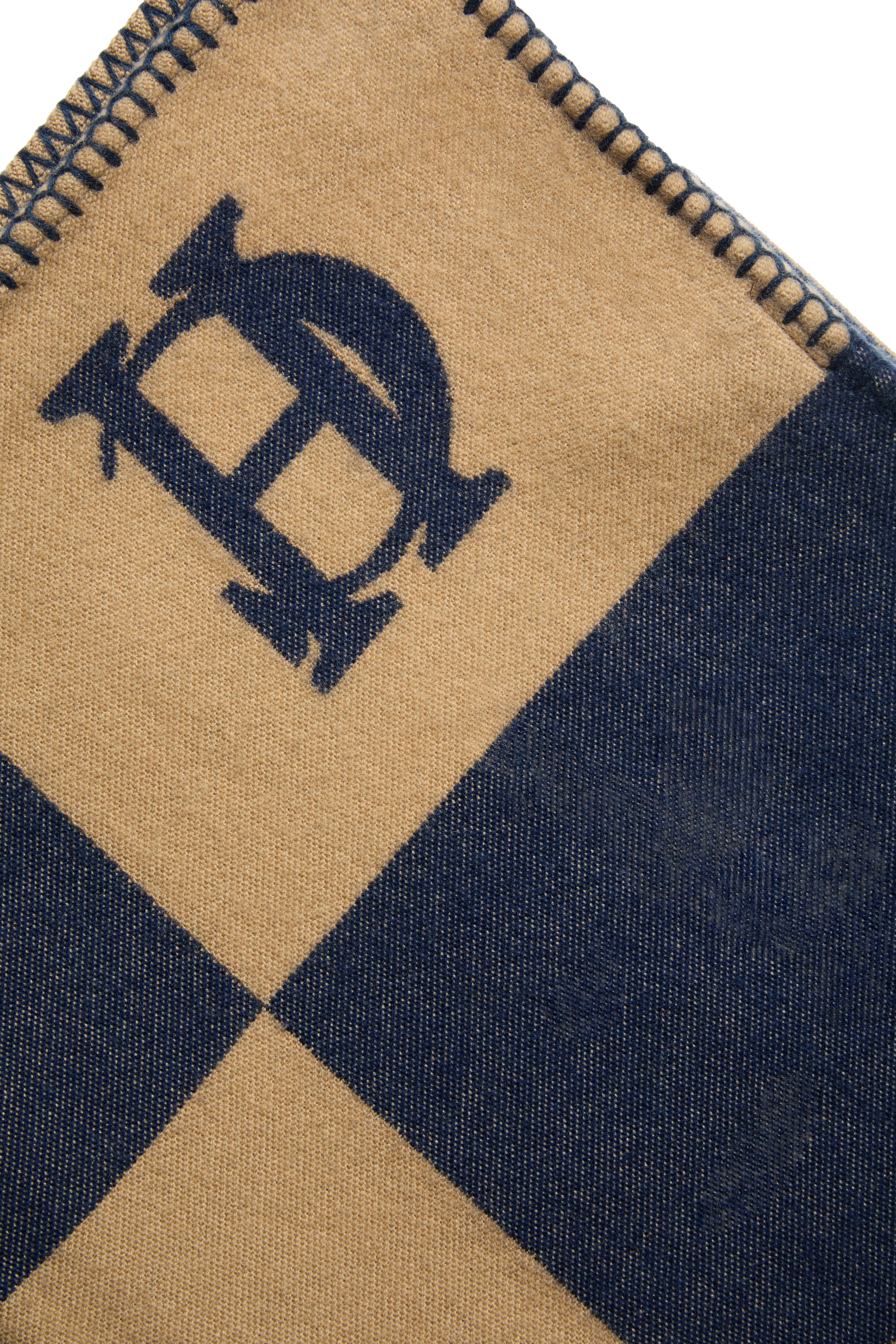 Luxury Blanket (Navy Camel) - Image 4