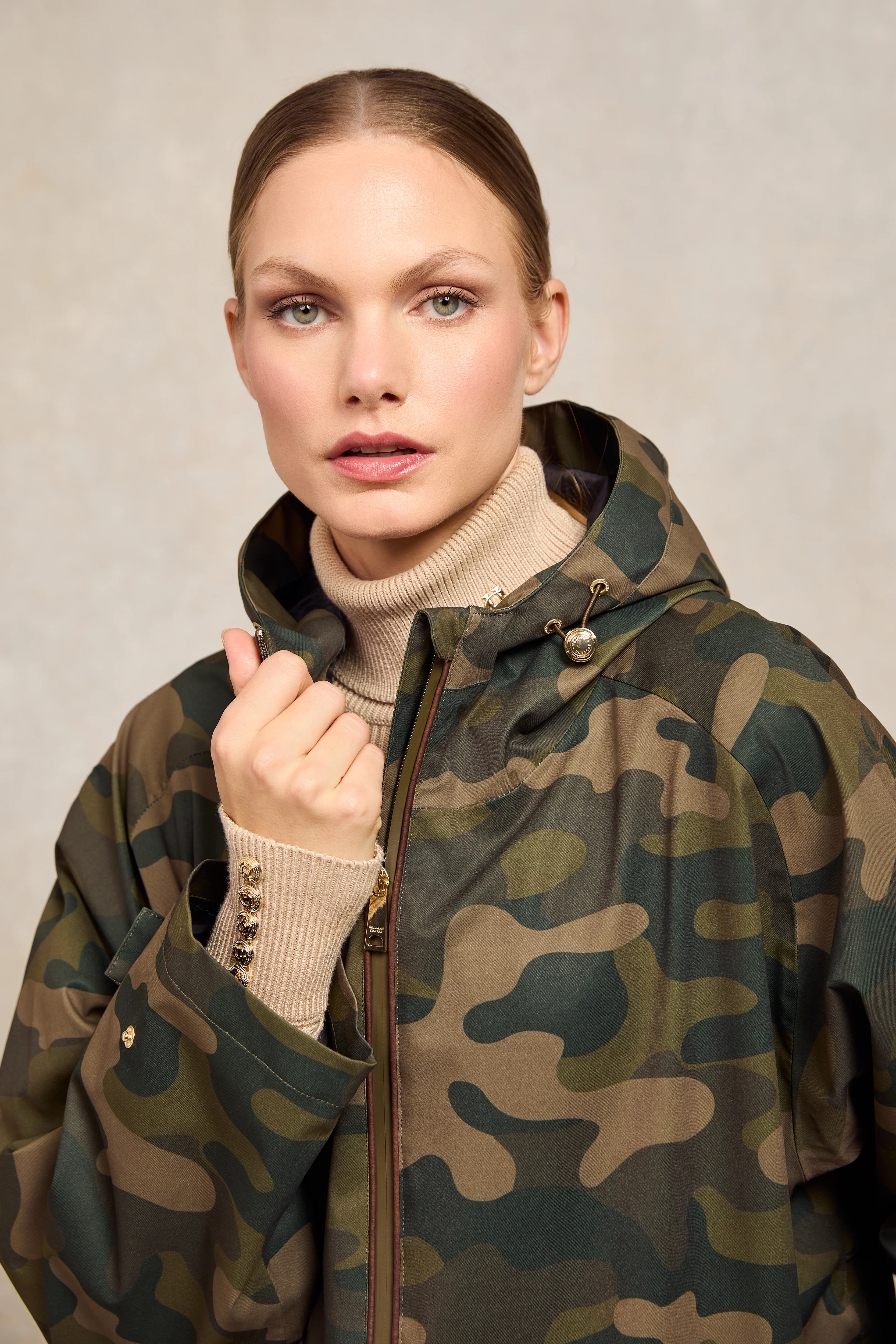 One-Size Lightweight Waterproof Coat (Camo) - Image 3