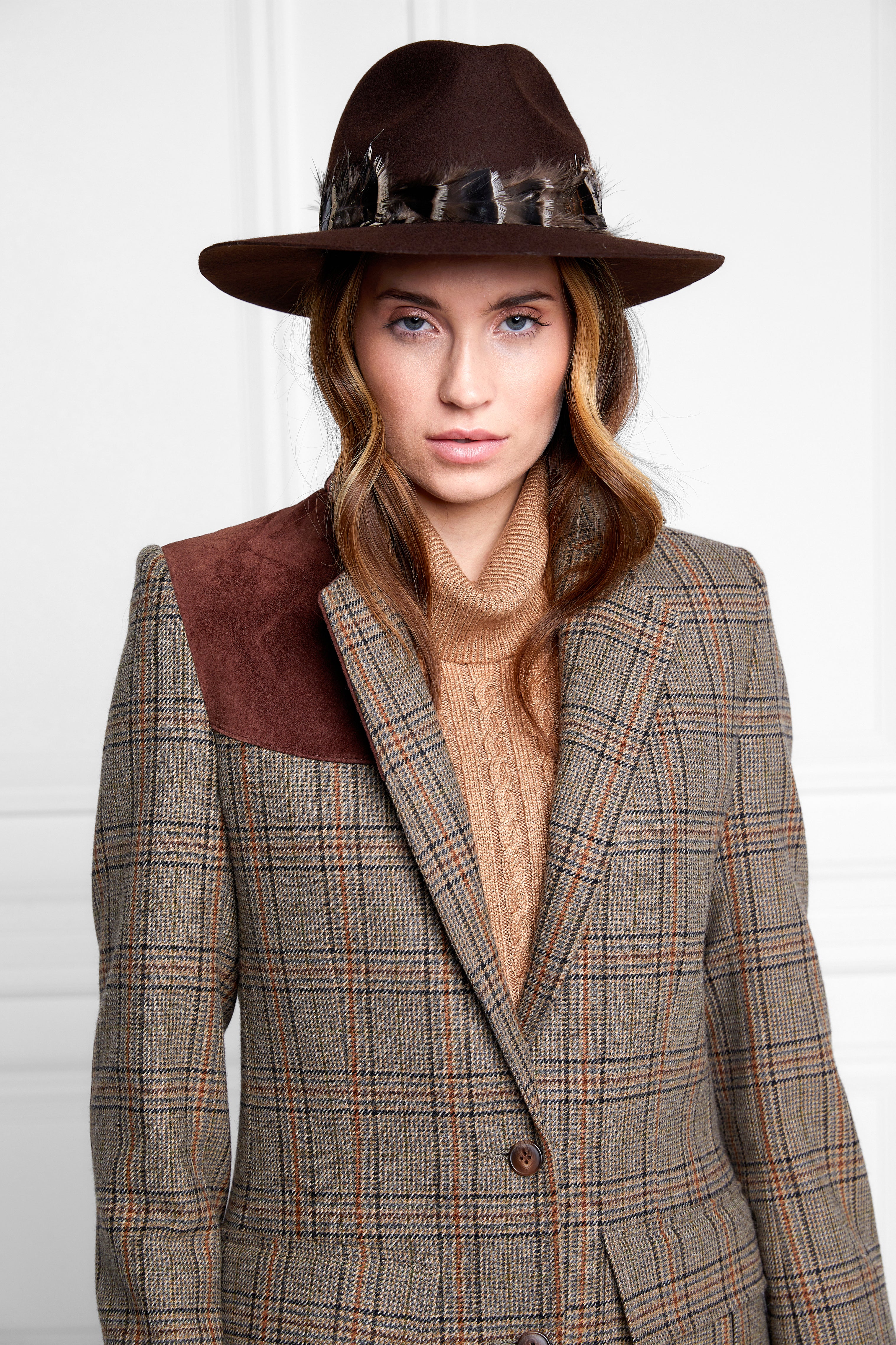 Trilby Hat Iridescent Feather Band (Chocolate) - Image 3